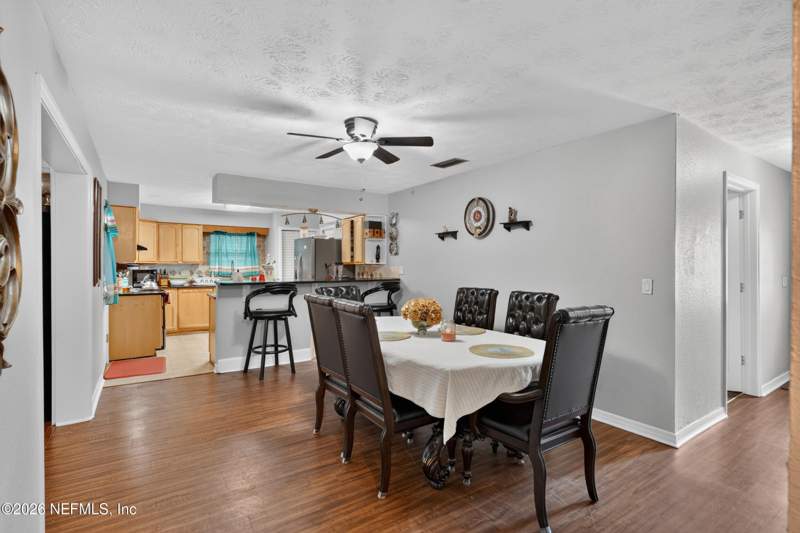4 bedroom Single Family Residence at 6191 Hill View Court, Enchanted Park, Jacksonville — photo 5