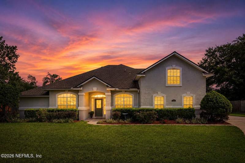 5 bedroom Single Family Residence at 1924 Fox Glove Lane, Pace Island, Fleming Island — photo 2