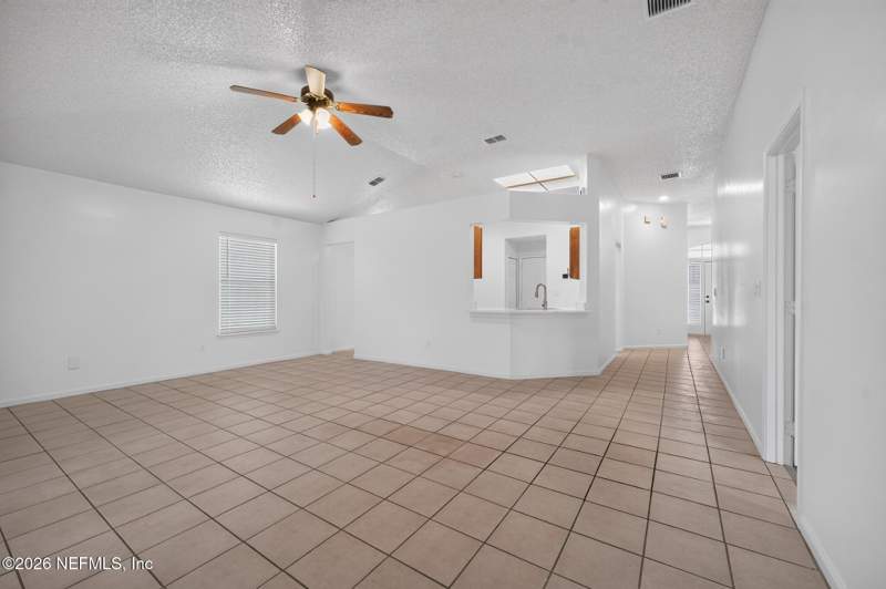 3 bedroom Single Family Residence at 612 Abbey Court, Olde Sutton Parke, Orange Park — photo 2