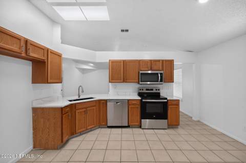 612 Abbey Court, Orange Park FL - photo 6 of 14
