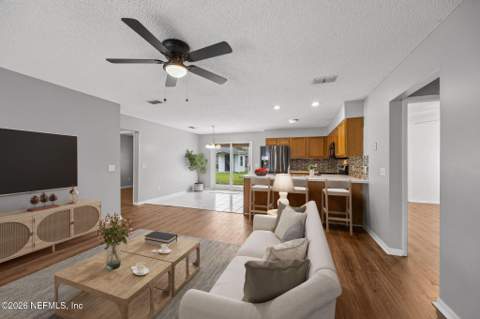 533 E Ohio Avenue, Macclenny FL - photo 7 of 30