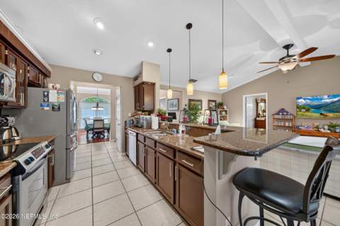 5428 Downington Drive, Jacksonville FL - photo 16 of 41