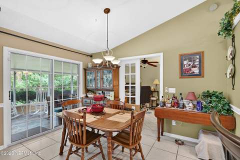5428 Downington Drive, Jacksonville FL - photo 18 of 41