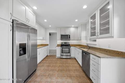 4767 Marsh Hammock Drive, Jacksonville FL - photo 10 of 52