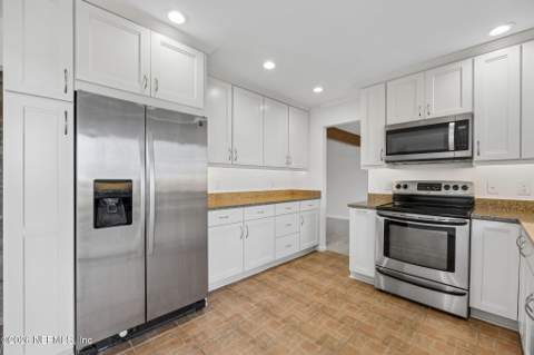 4767 Marsh Hammock Drive, Jacksonville FL - photo 11 of 52