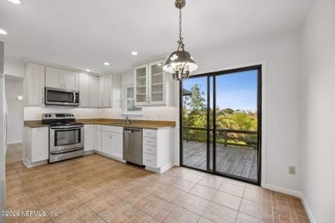 4767 Marsh Hammock Drive, Jacksonville FL - photo 8 of 52