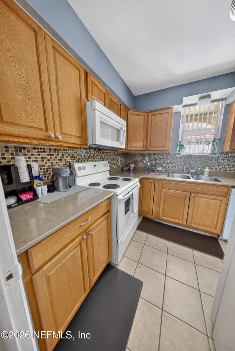 2 bedroom Condominium at 7346 El Barco Road #4, Southbrook Condo, Jacksonville — photo 5