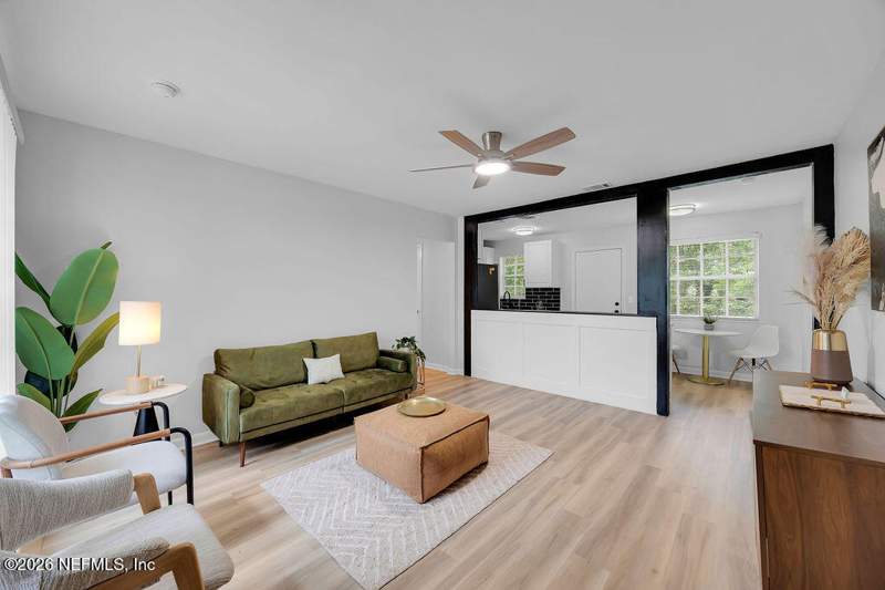 3 bedroom Single Family Residence at 7335 Proxima Road, Oak Hill, Jacksonville — photo 2