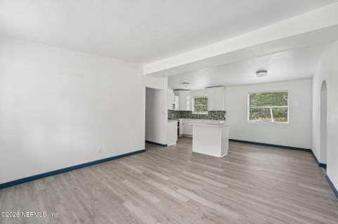 6740 Yvonne Lane, Jacksonville FL - photo 8 of 40
