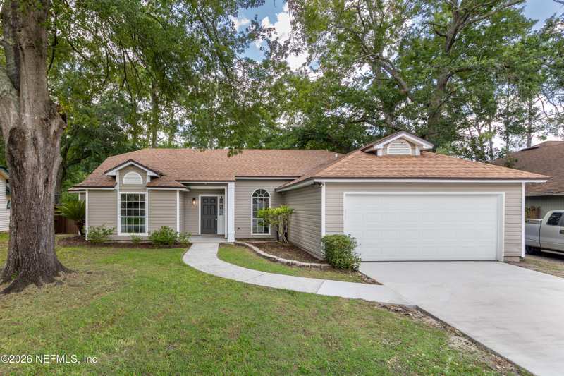 3 bedroom Single Family Residence at 9711 Bayou Bluff Drive, Oxford Oaks, Jacksonville — photo 1