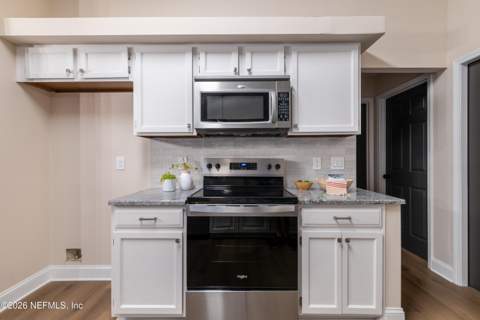 9711 Bayou Bluff Drive, Jacksonville FL - photo 7 of 27
