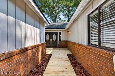 4340 Springmoor Drive, Jacksonville FL - photo 9 of 66