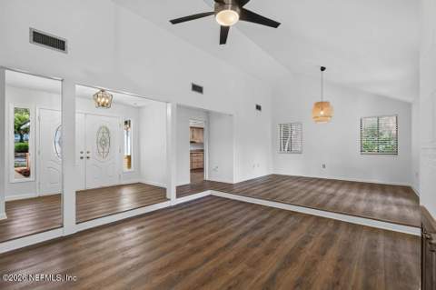4340 Springmoor Drive, Jacksonville FL - photo 18 of 66