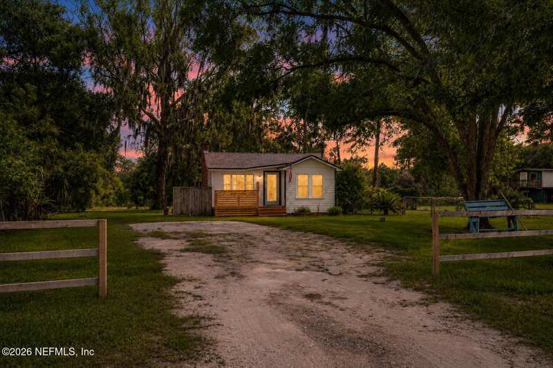 4 bedroom Single Family Residence at 5842 Pickettville Road, Section Land, Jacksonville — photo 1