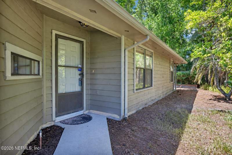 3 bedroom Single Family Residence at 7594 Baymeadows Circle, Putters Cove, Jacksonville — photo 5