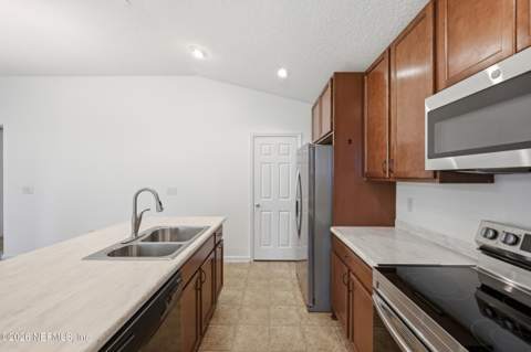12146 Alexandra Drive, Jacksonville FL - photo 8 of 32