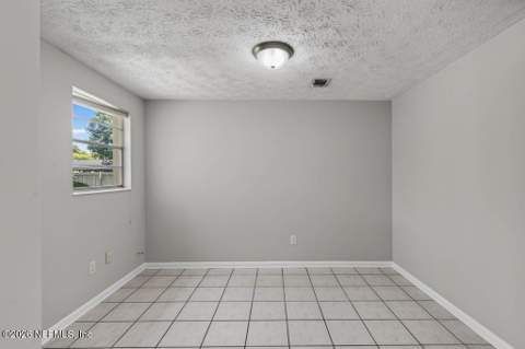 9925 Timberlake Drive, Jacksonville FL - photo 17 of 37