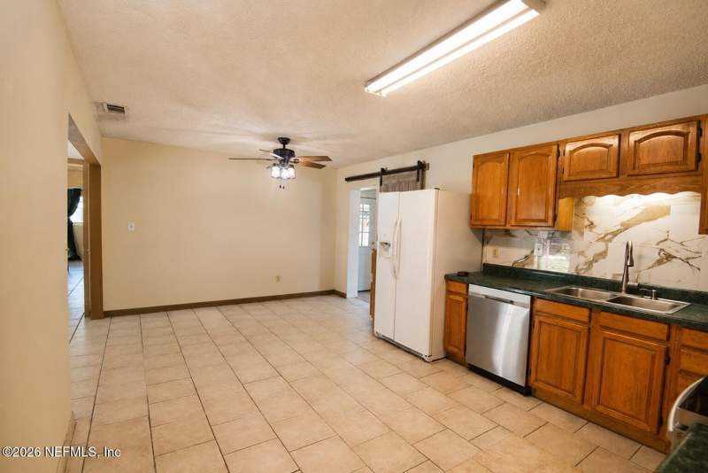 4 bedroom Single Family Residence at 104 Oakdale Drive, Country Club Heights, Palatka — photo 4