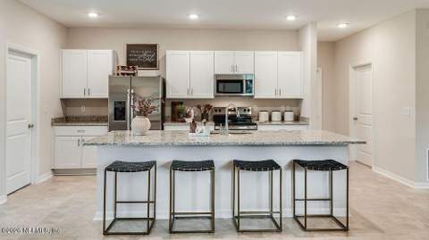8459 Lilias Circle, Jacksonville FL - photo 6 of 31