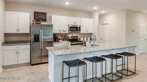 8459 Lilias Circle, Jacksonville FL - photo 7 of 31