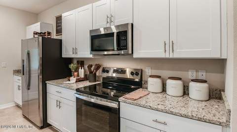 8459 Lilias Circle, Jacksonville FL - photo 9 of 31