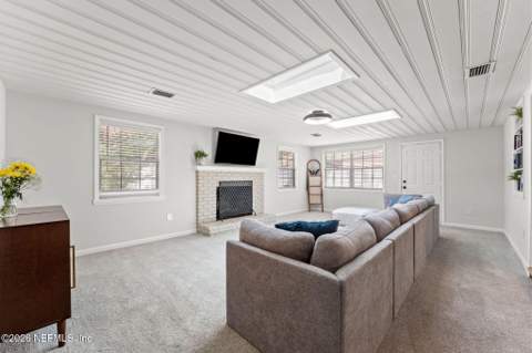 6144 Robbins Circle, Jacksonville FL - photo 13 of 27