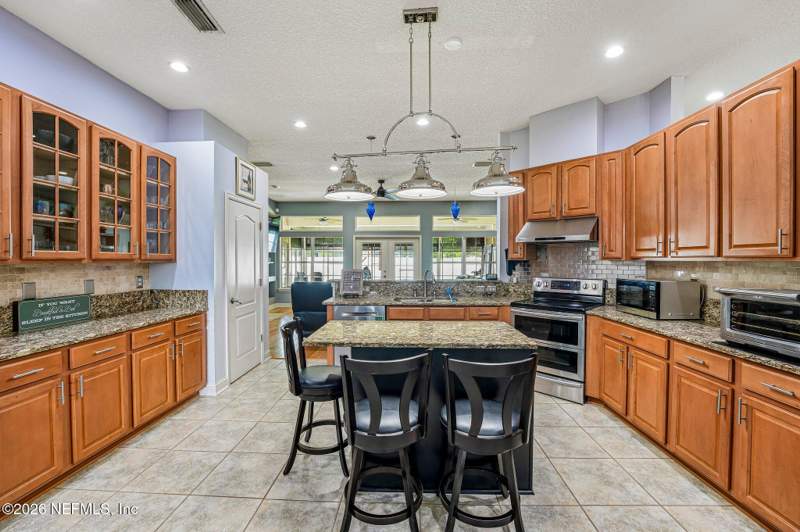 4 bedroom Single Family Residence at 4971 Grand Lakes Drive, Grand Lakes, Jacksonville — photo 3