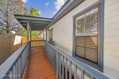 7611 McCowan Drive, Jacksonville FL - photo 8 of 40