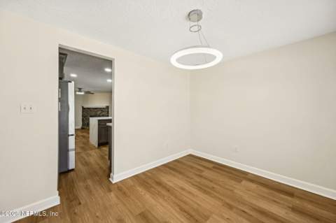 7611 McCowan Drive, Jacksonville FL - photo 14 of 40