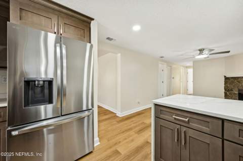 7611 McCowan Drive, Jacksonville FL - photo 18 of 40