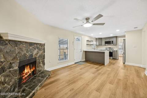 7611 McCowan Drive, Jacksonville FL - photo 20 of 40