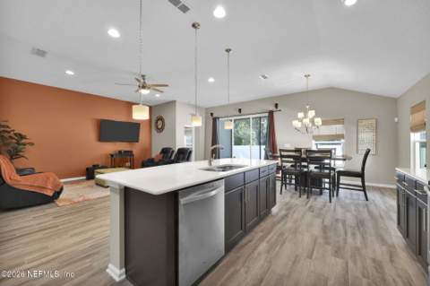 6341 Rolling Tree Street, Jacksonville FL - photo 12 of 40