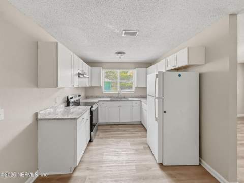 5233 Dallen Lea Drive, Jacksonville FL - photo 20 of 55