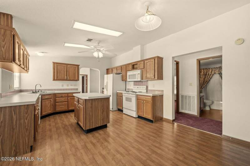 3 bedroom Manufactured Home at 305 Palmetto Bluff Road, Bostwick Meadows, Palatka — photo 3