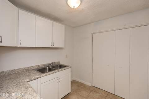 7235 Ken Knight Drive, Jacksonville FL - photo 11 of 26