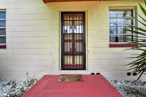 131 Dunn Avenue, San Mateo FL - photo 9 of 44
