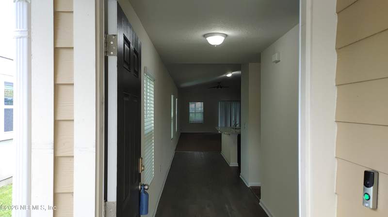 3 bedroom Single Family Residence at 8324 Meadow Walk Lane, Pine Terrace At The Meadows, Jacksonville — photo 5