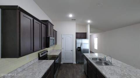 8324 Meadow Walk Lane, Jacksonville FL - photo 8 of 23