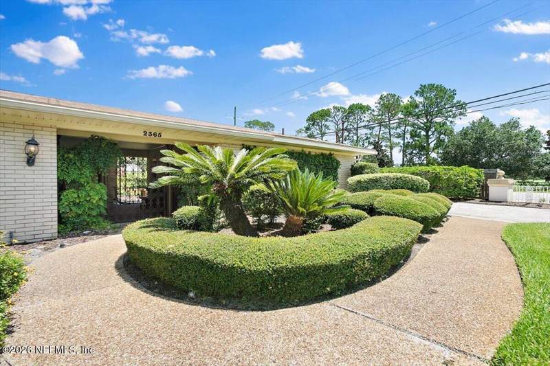 3 bedroom Single Family Residence at 2365 Smullian Trail, Herbroc Fountains, Jacksonville — photo 2