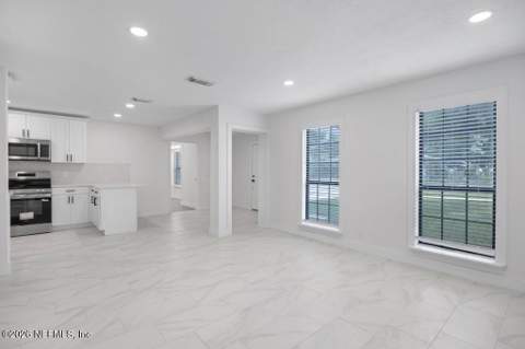 6015 Royal Estates Place, Jacksonville FL - photo 8 of 35