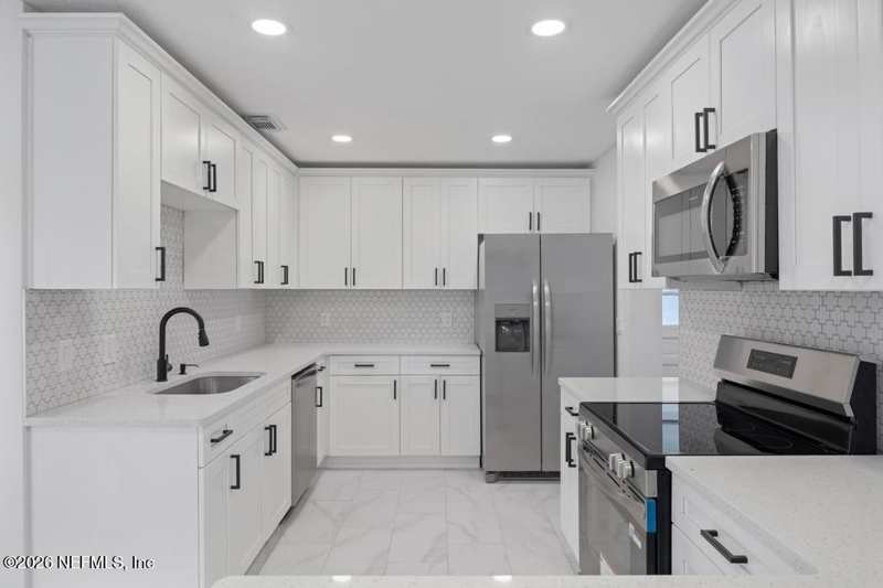 4 bedroom Single Family Residence at 6015 Royal Estates Place, Floral Bluff Estates, Jacksonville — photo 1
