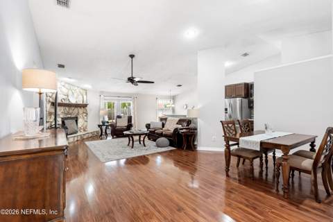 7260 Eagles Perch Drive, Jacksonville FL - photo 8 of 61