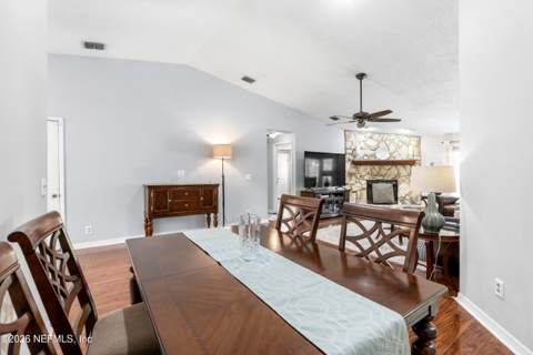 7260 Eagles Perch Drive, Jacksonville FL - photo 10 of 61