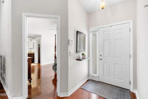 7260 Eagles Perch Drive, Jacksonville FL - photo 7 of 61