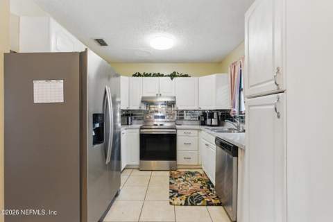 4942 Doncaster Avenue, Jacksonville FL - photo 6 of 21