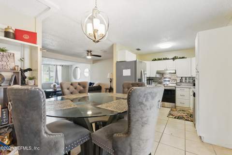 4942 Doncaster Avenue, Jacksonville FL - photo 9 of 21