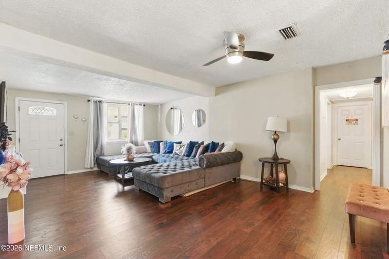 4 bedroom Single Family Residence at 4942 Doncaster Avenue, Sherwood Forest, Jacksonville — photo 3
