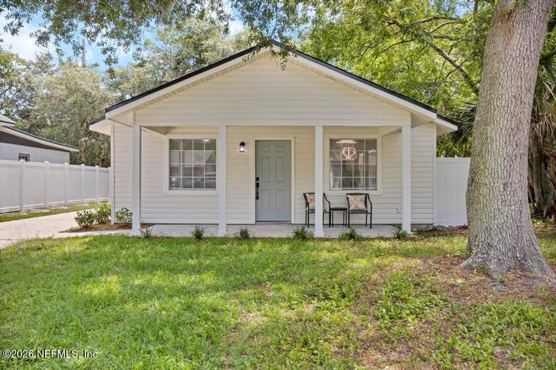 3 bedroom Single Family Residence at 824 S 10th Street, City Of Fernandina Beach, Fernandina Beach — photo 2