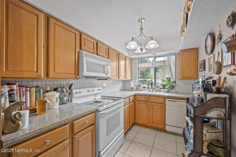 5811 Atlantic Boulevard #25, Jacksonville FL - photo 11 of 37