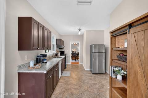 310 Bayard Street, Green Cove Springs FL - photo 8 of 40